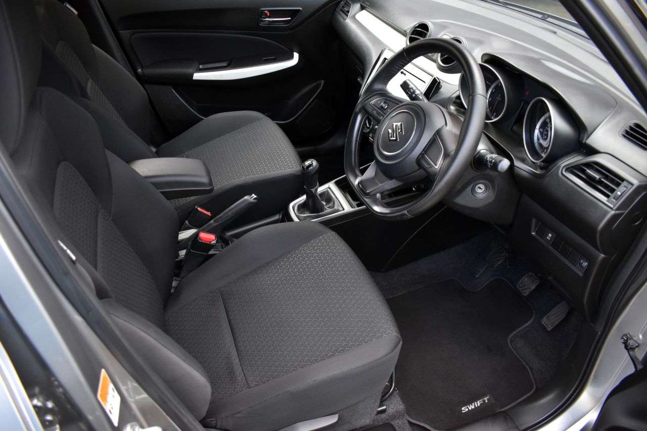 2017 SUZUKI SWIFT 2017 SUZUKI SWIFT