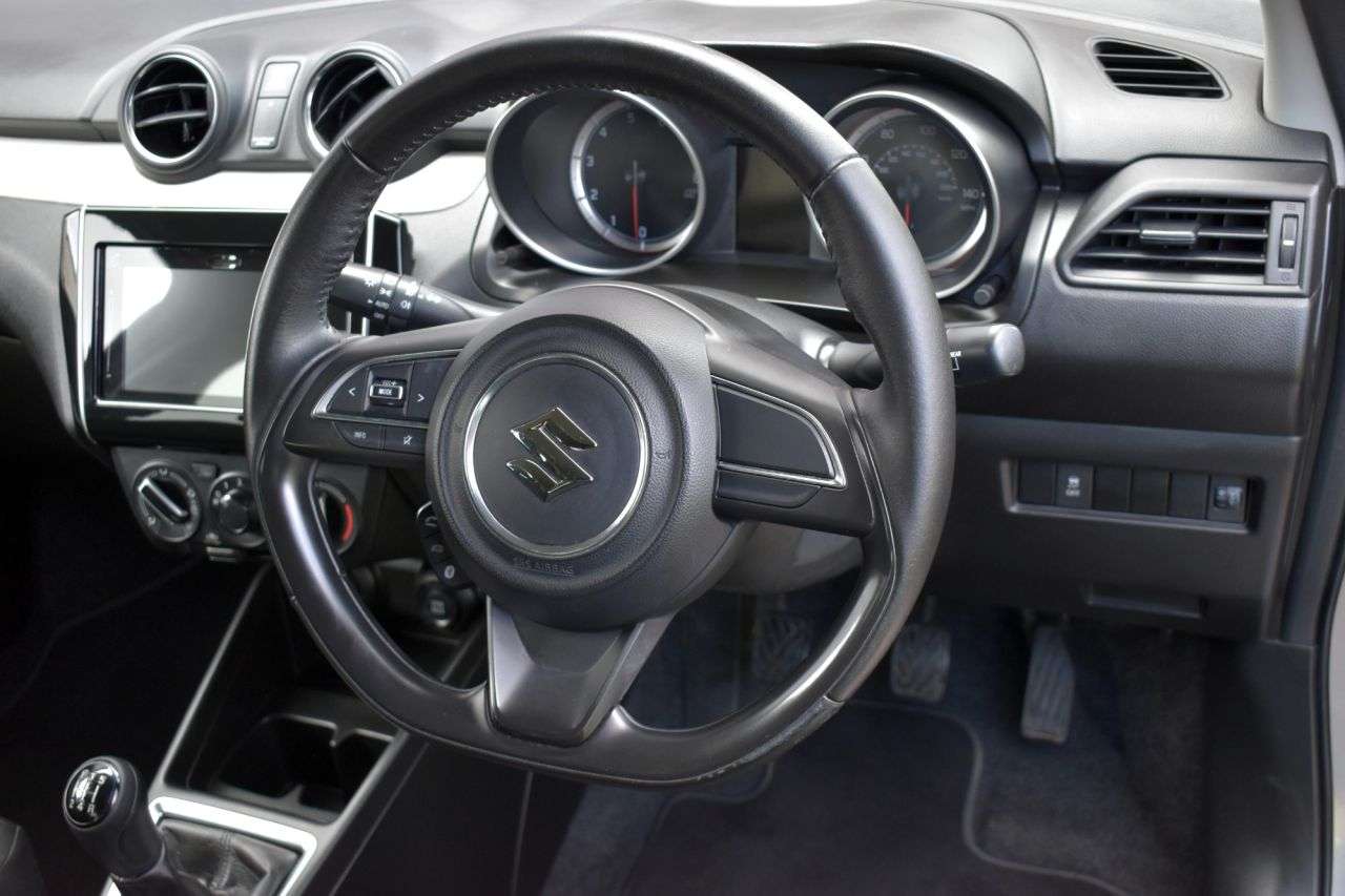 2017 SUZUKI SWIFT 2017 SUZUKI SWIFT