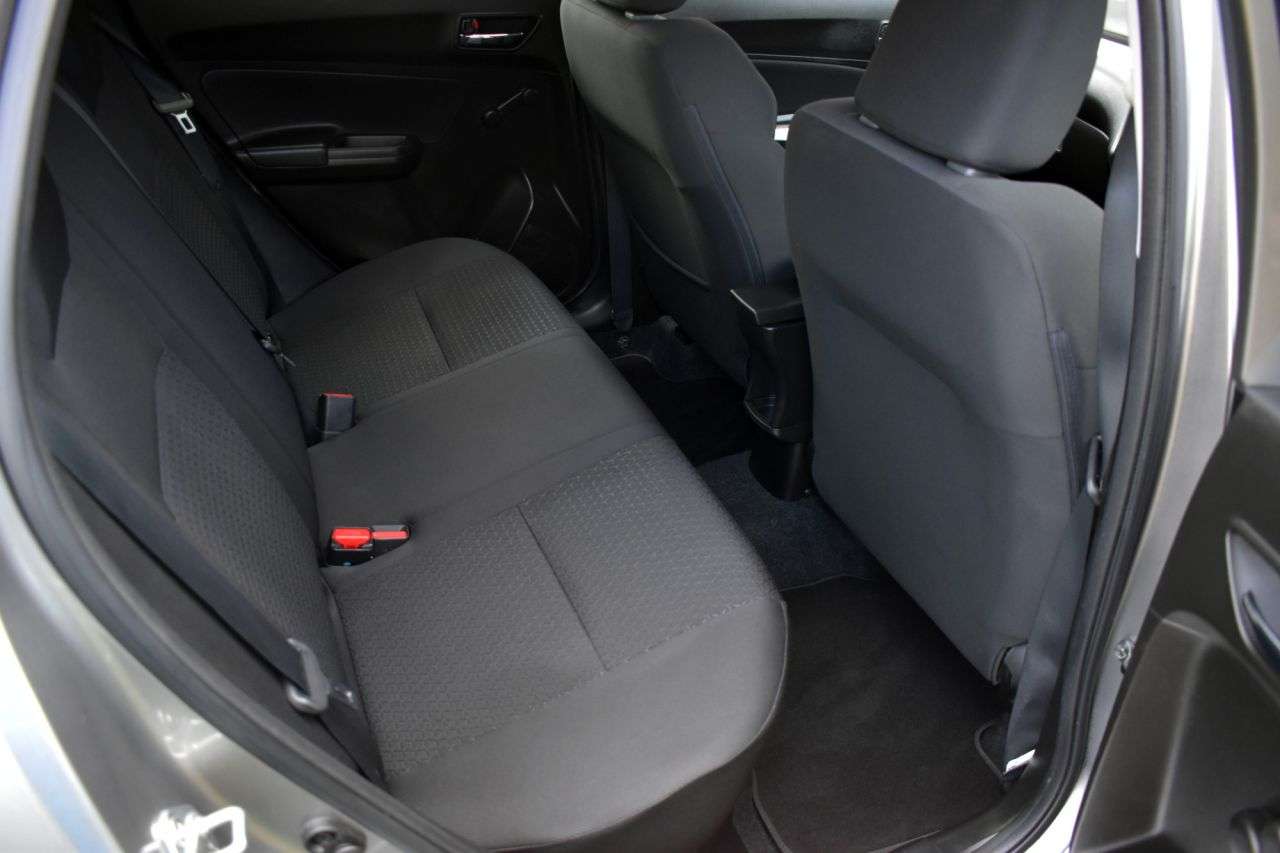 2017 SUZUKI SWIFT 2017 SUZUKI SWIFT