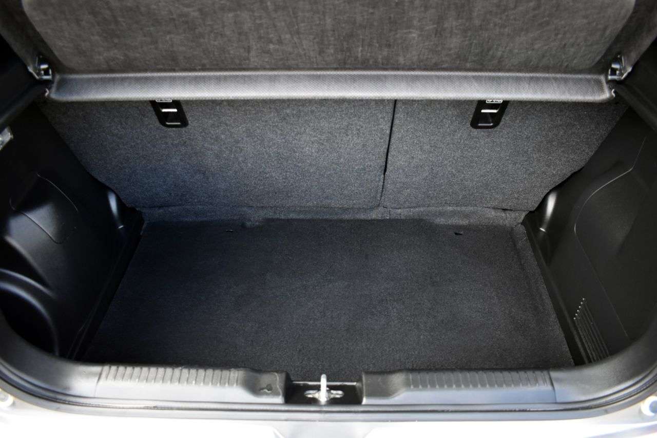 2017 SUZUKI SWIFT 2017 SUZUKI SWIFT