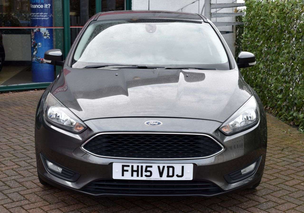 A 2015 FORD FOCUS 1.5TDCi ZETEC 5 DOOR 6 -SPEED 118 BHP (EURO 6) DAB / Bluetooth / £20.00 Roa A 2015 FORD FOCUS 1.5TDCi ZETEC 5 DOOR 6 -SPEED 118 BHP (EURO 6) DAB / Bluetooth / £20.00 Roa