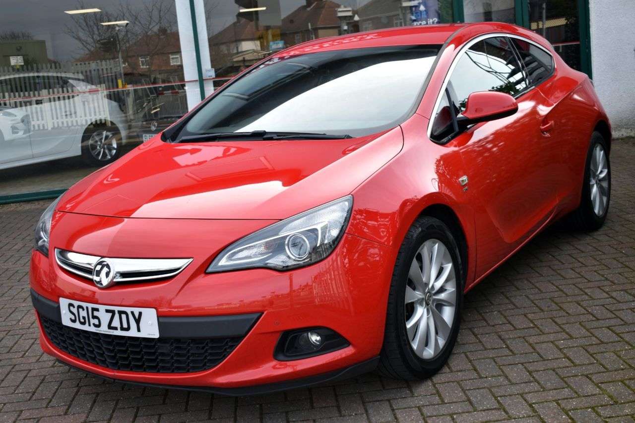 A 2015 VAUXHALL ASTRA GTC 1.4i TURBO SRi COUPE 6-SPEED 138 BHP (EURO 6) Front & Rear Park Assist / DA A 2015 VAUXHALL ASTRA GTC 1.4i TURBO SRi COUPE 6-SPEED 138 BHP (EURO 6) Front & Rear Park Assist / DA