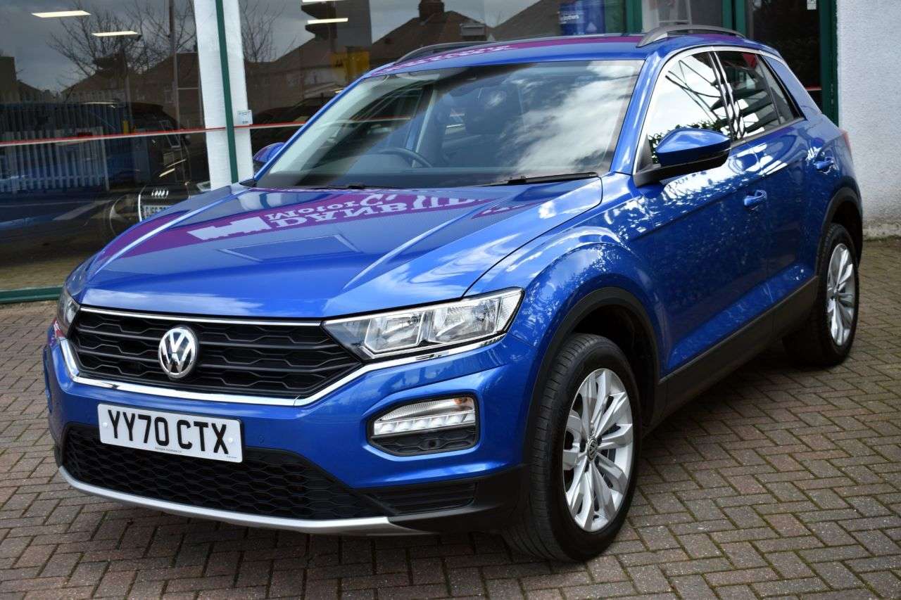 A 2020 VOLKSWAGEN T-ROC 1.5TSi SE 5 DOOR 6-SPEED 148 BHP (EURO 6) Apple CarPlay / DAB / Park Assist A 2020 VOLKSWAGEN T-ROC 1.5TSi SE 5 DOOR 6-SPEED 148 BHP (EURO 6) Apple CarPlay / DAB / Park Assist