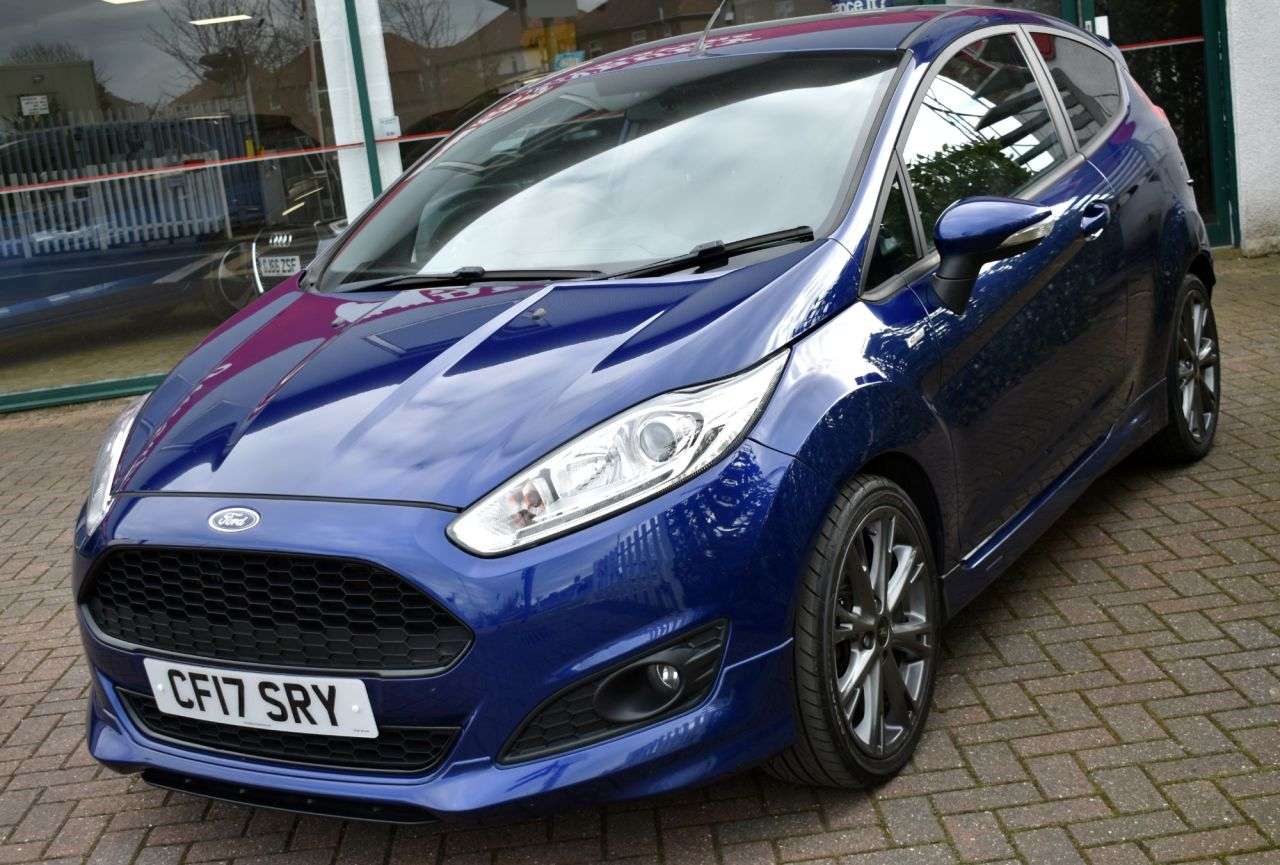 A 2017 FORD FIESTA 1.0T ECOBOOST ST-LINE 3 DOOR 6-SPEED 123 BHP (EURO 6) Sat Nav / Privacy Gla A 2017 FORD FIESTA 1.0T ECOBOOST ST-LINE 3 DOOR 6-SPEED 123 BHP (EURO 6) Sat Nav / Privacy Gla