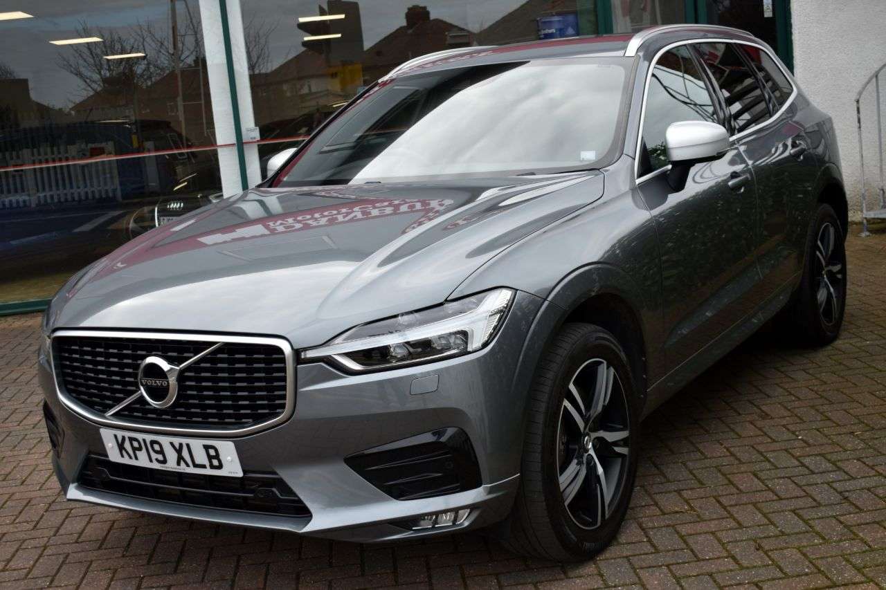 A 2019 VOLVO XC60 2.0 T5 R-DESIGN AWD 5 DOOR 8-SPEED AUTO 247 BHP (EURO 6) Heated Seats + Ste A 2019 VOLVO XC60 2.0 T5 R-DESIGN AWD 5 DOOR 8-SPEED AUTO 247 BHP (EURO 6) Heated Seats + Ste