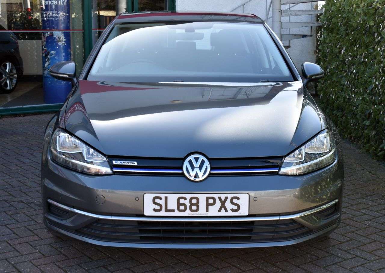 A 2018 VOLKSWAGEN GOLF 1.5TSi EVO SE NAV 5 DOOR DSG AUTO 128 BHP (EURO 6) Sat Nav / CarPlay / Park A 2018 VOLKSWAGEN GOLF 1.5TSi EVO SE NAV 5 DOOR DSG AUTO 128 BHP (EURO 6) Sat Nav / CarPlay / Park