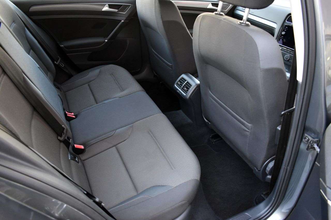 2018 VOLKSWAGEN GOLF 2018 VOLKSWAGEN GOLF