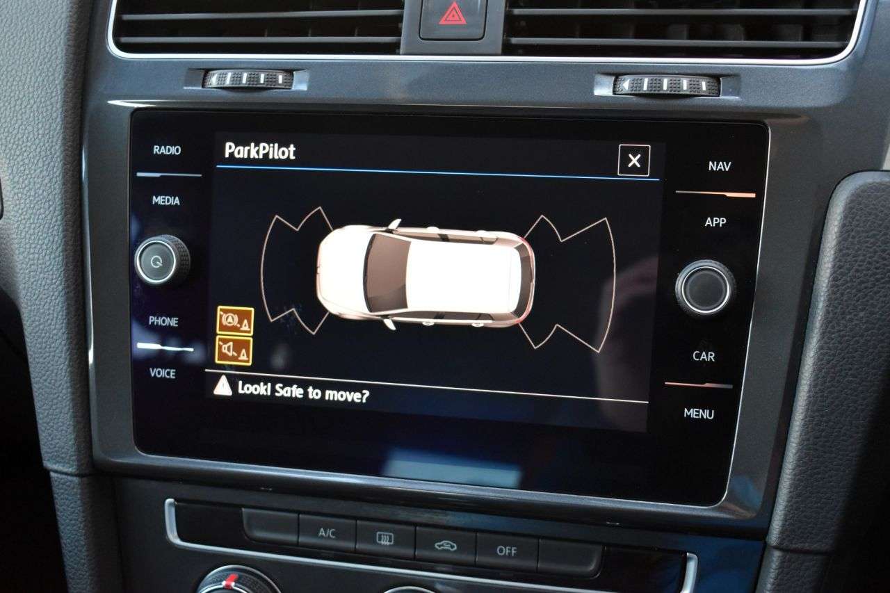 2018 VOLKSWAGEN GOLF 2018 VOLKSWAGEN GOLF