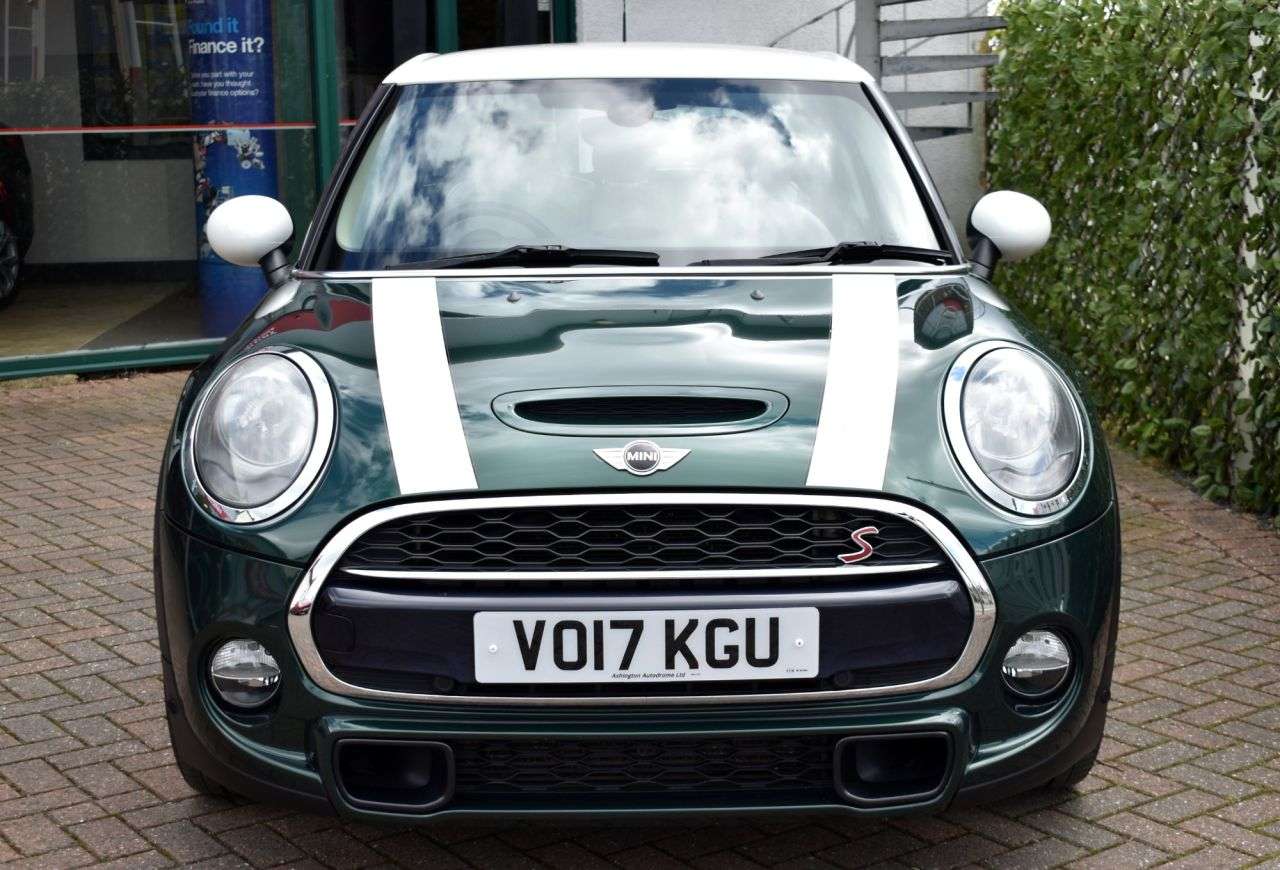 A 2017 MINI HATCH 2.0 COOPER S 5 DOOR AUTO 189 BHP (EURO 6) Leather / Navigation / Park Assis A 2017 MINI HATCH 2.0 COOPER S 5 DOOR AUTO 189 BHP (EURO 6) Leather / Navigation / Park Assis