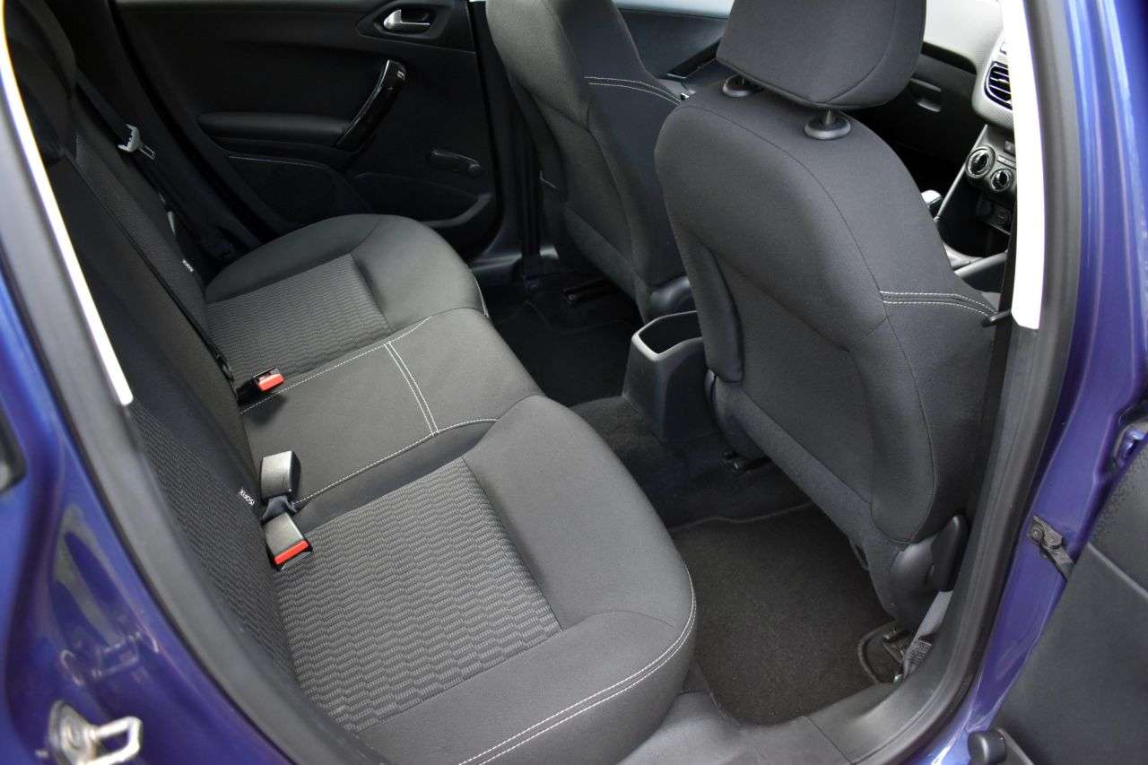 2016 PEUGEOT 208 2016 PEUGEOT 208