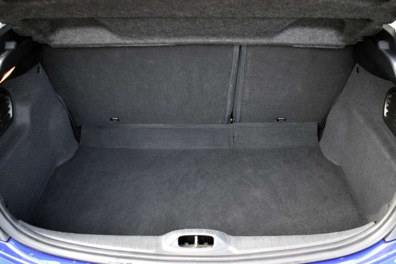 2016 PEUGEOT 208 2016 PEUGEOT 208