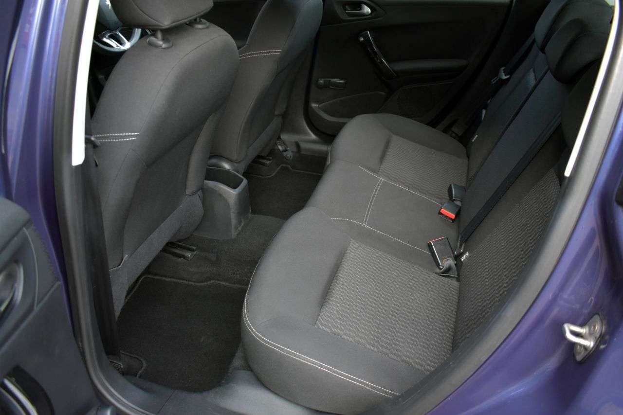 2016 PEUGEOT 208 2016 PEUGEOT 208