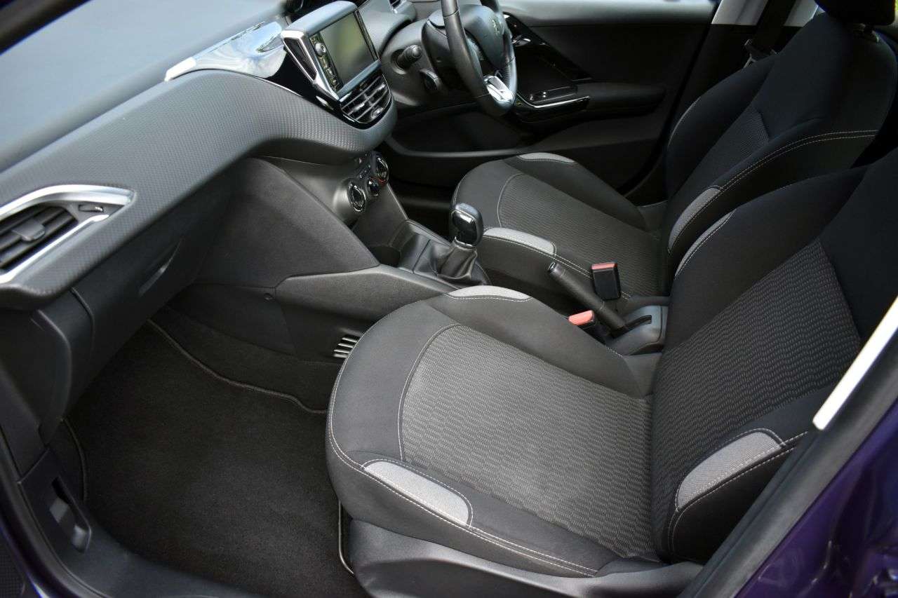 2016 PEUGEOT 208 2016 PEUGEOT 208