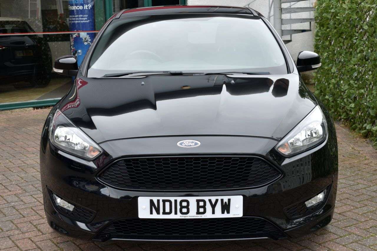 A 2018 FORD FOCUS 1.0T ST-LINE NAVIGATION 5 DOOR 6-SPEED 138 BHP (EURO 6) A 2018 FORD FOCUS 1.0T ST-LINE NAVIGATION 5 DOOR 6-SPEED 138 BHP (EURO 6)