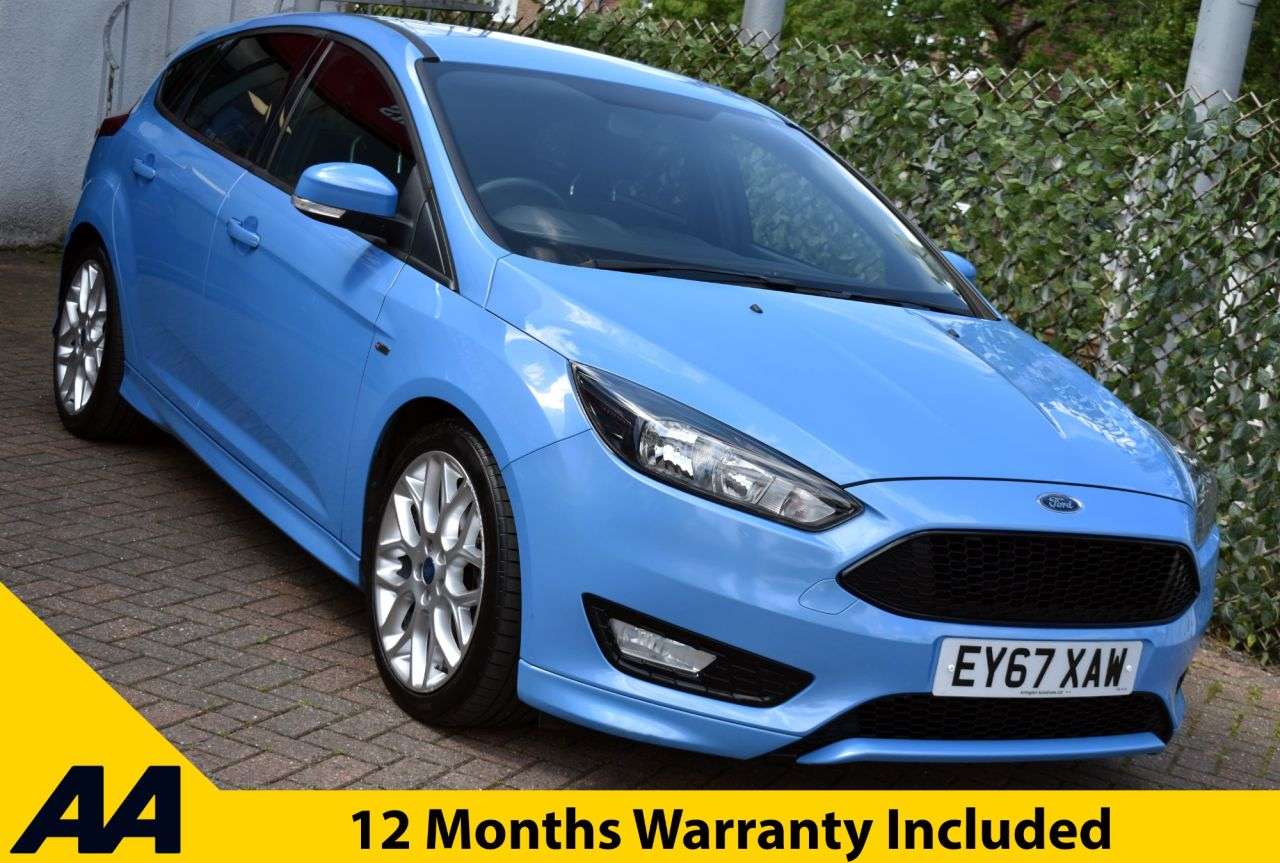 A 2017 FORD FOCUS 1.0T ST-LINE 5 DOOR 6-SPEED 138 BHP (EURO 6) Nav / Camera / Privacy A 2017 FORD FOCUS 1.0T ST-LINE 5 DOOR 6-SPEED 138 BHP (EURO 6) Nav / Camera / Privacy