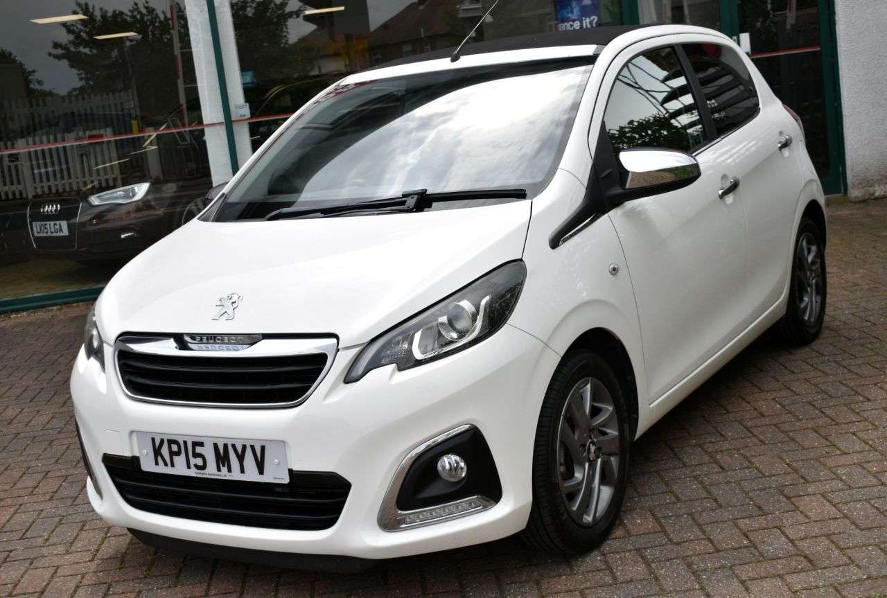 A 2015 PEUGEOT 108 1.2 VTi PURETECH ALLURE TOP! 5 DOOR 81 BHP Camera / Roof / £20 Road Tax A 2015 PEUGEOT 108 1.2 VTi PURETECH ALLURE TOP! 5 DOOR 81 BHP Camera / Roof / £20 Road Tax