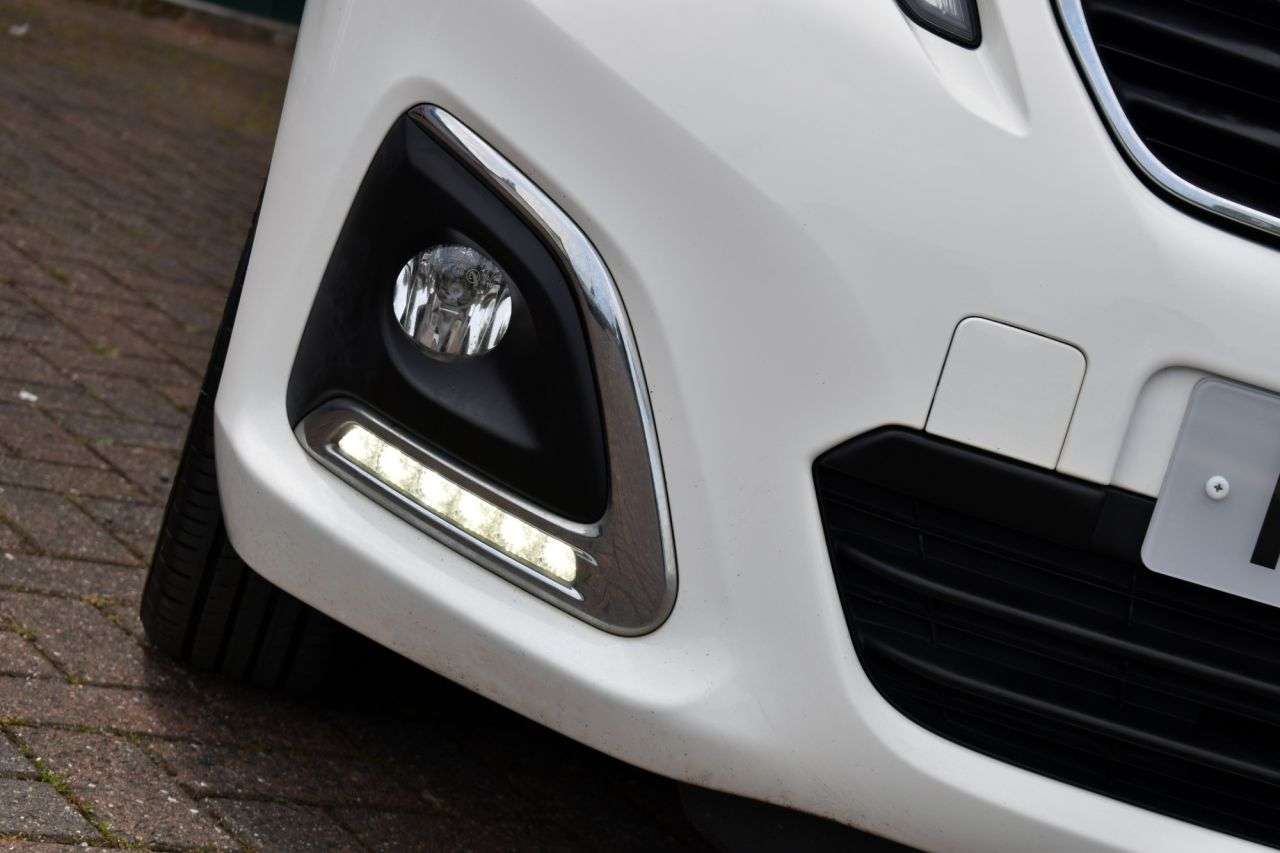 2015 PEUGEOT 108 2015 PEUGEOT 108