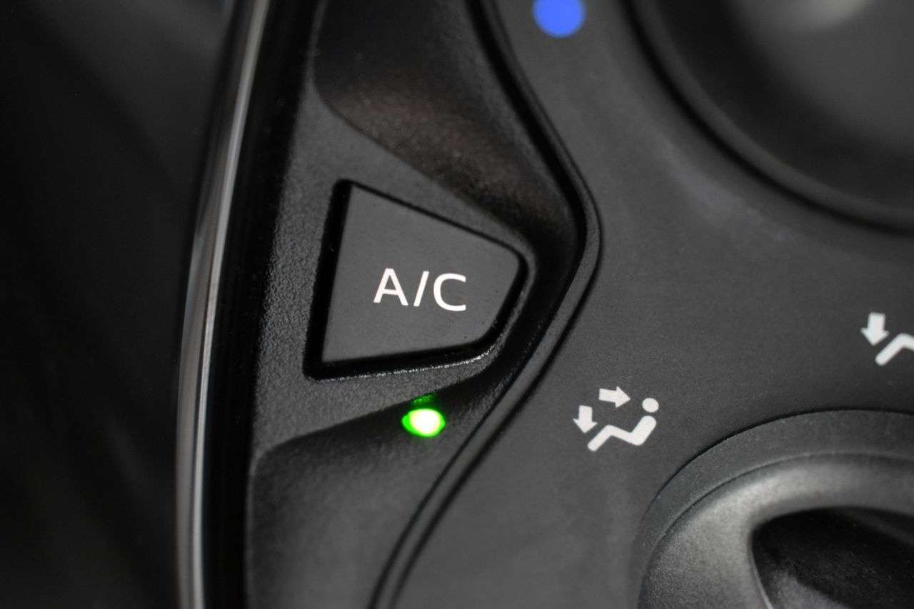 2015 PEUGEOT 108 2015 PEUGEOT 108