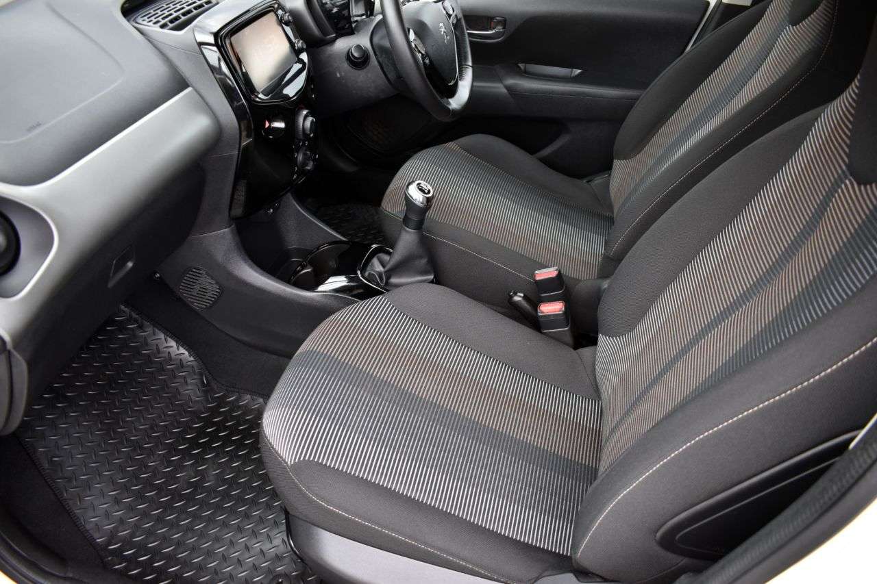 2015 PEUGEOT 108 2015 PEUGEOT 108