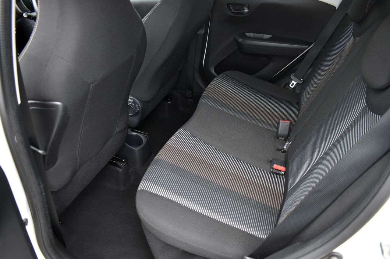 2015 PEUGEOT 108 2015 PEUGEOT 108