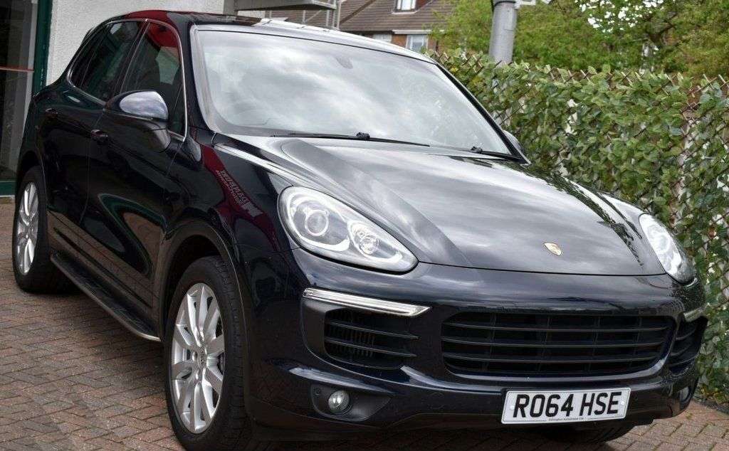 A 2014 PORSCHE CAYENNE 3.0d V6 TIPTRONIC S 8-SPEED AUTO 4WD 5 DOOR 258 BHP (EURO 6) High Spec - Se A 2014 PORSCHE CAYENNE 3.0d V6 TIPTRONIC S 8-SPEED AUTO 4WD 5 DOOR 258 BHP (EURO 6) High Spec - Se