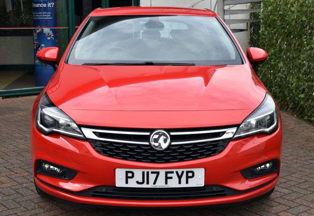 A 2017 VAUXHALL ASTRA 1.4i TURBO ELITE 5 DOOR AUTO 148 BHP (EURO 6) CarPlay / Heated Seats + St W A 2017 VAUXHALL ASTRA 1.4i TURBO ELITE 5 DOOR AUTO 148 BHP (EURO 6) CarPlay / Heated Seats + St W