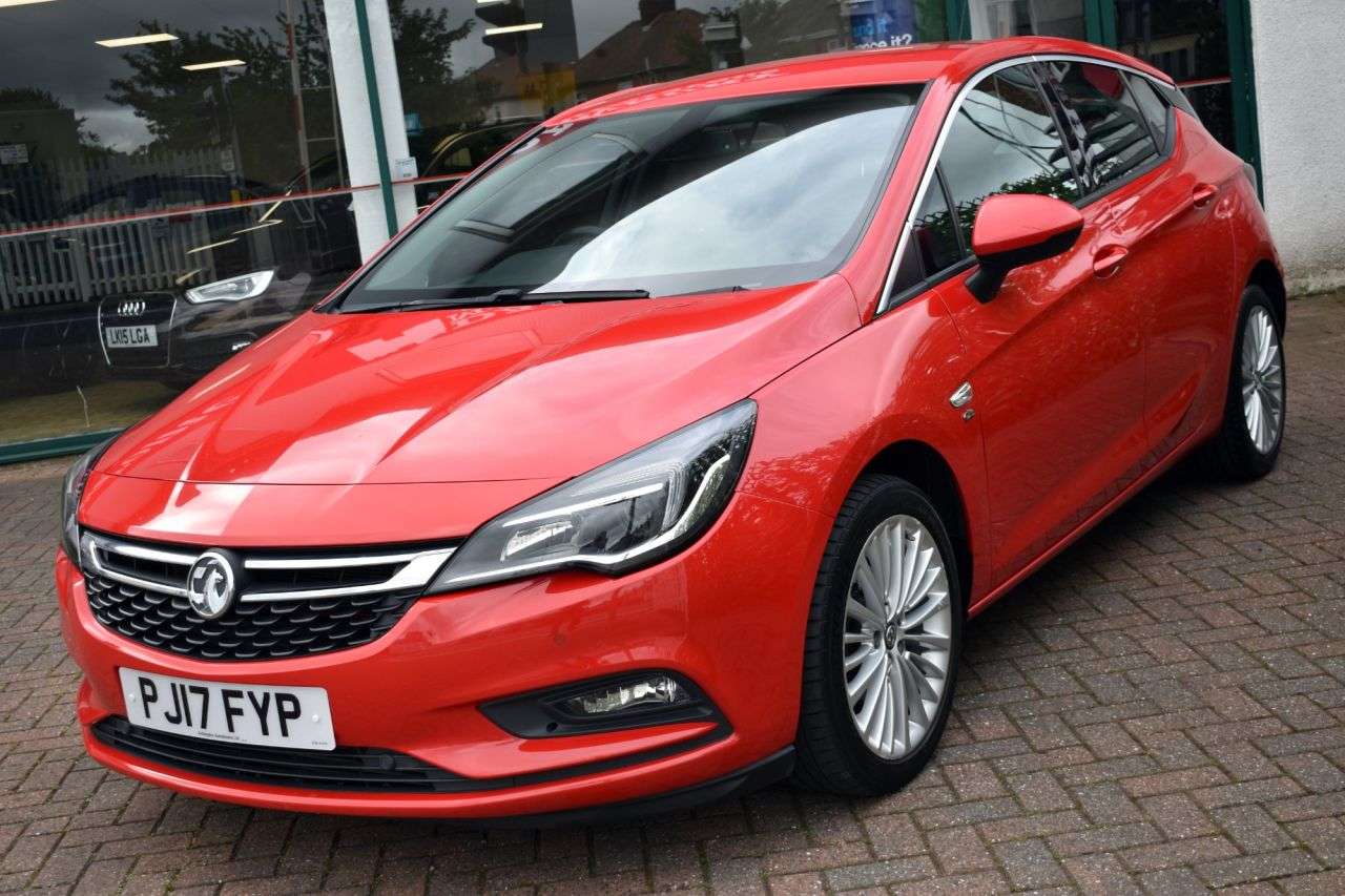 A 2017 VAUXHALL ASTRA 1.4i TURBO ELITE 5 DOOR AUTO 148 BHP (EURO 6) CarPlay / Heated Seats + St W A 2017 VAUXHALL ASTRA 1.4i TURBO ELITE 5 DOOR AUTO 148 BHP (EURO 6) CarPlay / Heated Seats + St W