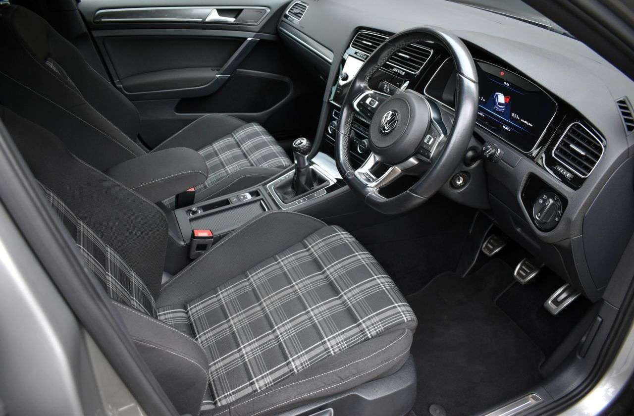 2018 VOLKSWAGEN GOLF 2018 VOLKSWAGEN GOLF
