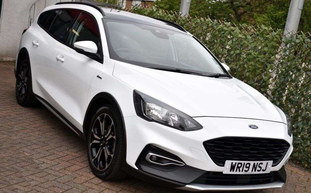 A 2019 FORD FOCUS 1.0T ECOBOOST ACTIVE X 5 DOOR ESTATE 6-SPEED 123 BHP (EURO 6) Panoramic Sun A 2019 FORD FOCUS 1.0T ECOBOOST ACTIVE X 5 DOOR ESTATE 6-SPEED 123 BHP (EURO 6) Panoramic Sun