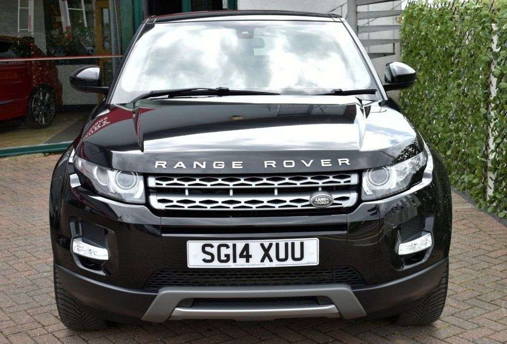 A 2014 LAND ROVER RANGE ROVER EVOQUE 2.2 SD4 PURE 5 DOOR 9-SPEED AUTO 4WD 187 BHP Panoramic Sunroof / DAB / Crui A 2014 LAND ROVER RANGE ROVER EVOQUE 2.2 SD4 PURE 5 DOOR 9-SPEED AUTO 4WD 187 BHP Panoramic Sunroof / DAB / Crui