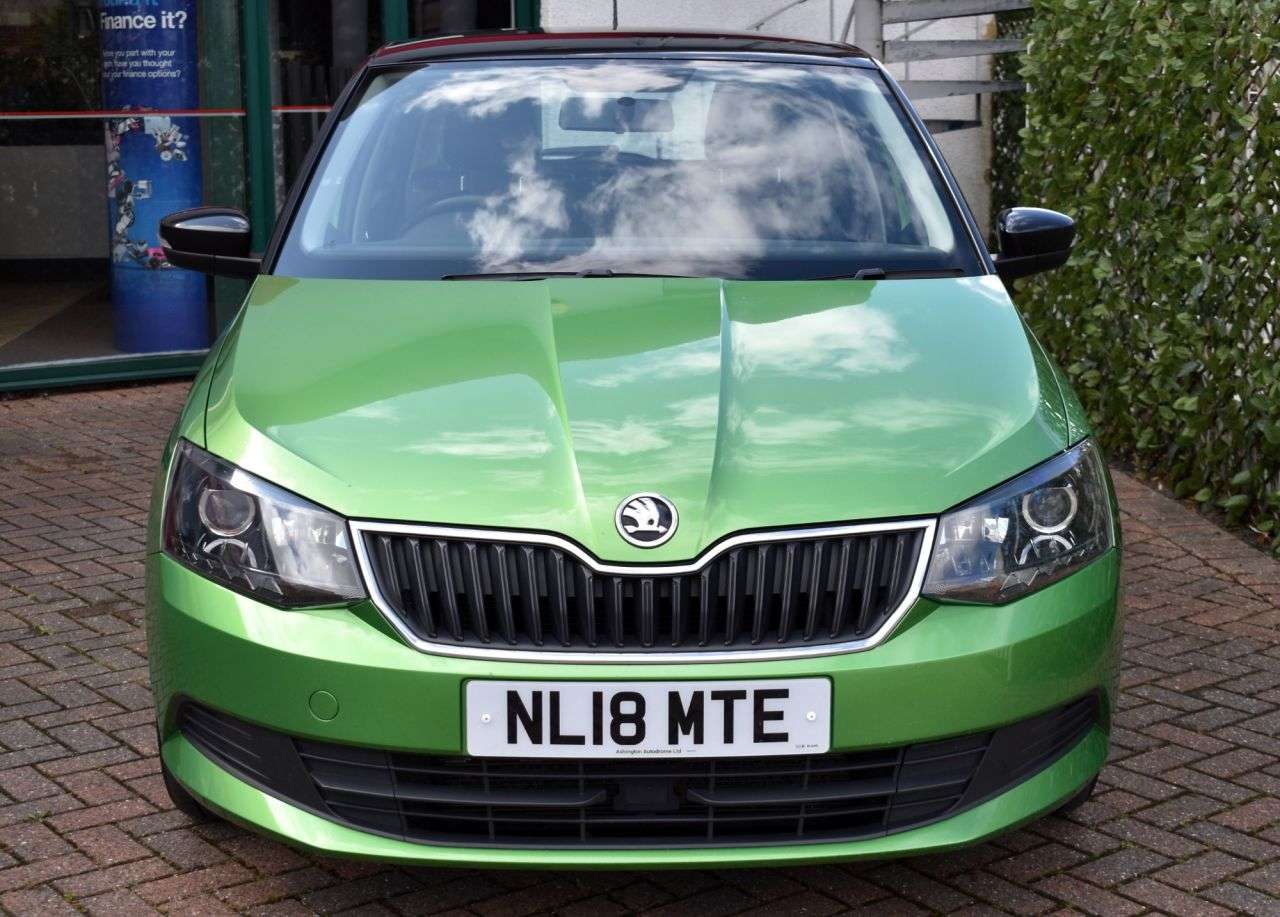 A 2018 SKODA FABIA 1.0TSi COLOUR EDITION 5 DOOR 94 BHP (EURO 6) Apple CarPlay / DAB / Park Ass A 2018 SKODA FABIA 1.0TSi COLOUR EDITION 5 DOOR 94 BHP (EURO 6) Apple CarPlay / DAB / Park Ass