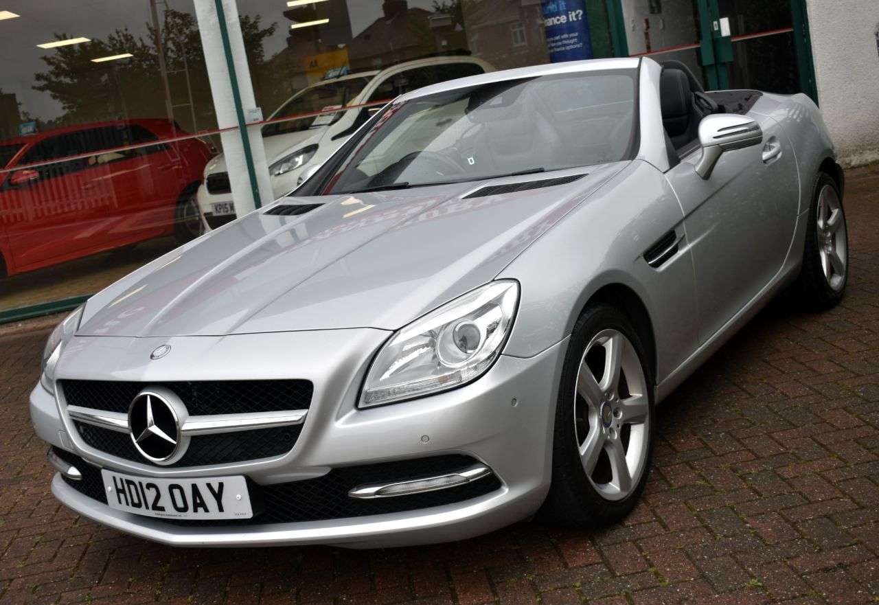 A 2012 MERCEDES-BENZ SLK SLK200 EDITION 125 7G-TRONIC+ AUTO CONVERTIBLE 181 BHP COMAND / Heated Seat A 2012 MERCEDES-BENZ SLK SLK200 EDITION 125 7G-TRONIC+ AUTO CONVERTIBLE 181 BHP COMAND / Heated Seat