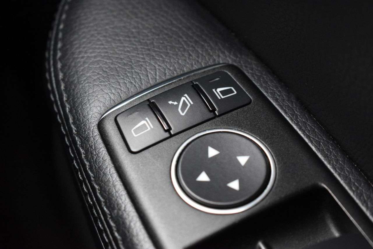2012 MERCEDES-BENZ SLK 2012 MERCEDES-BENZ SLK