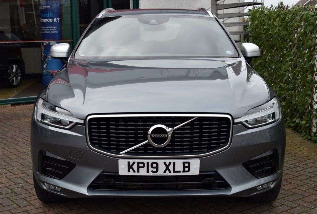 A 2019 VOLVO XC60 2.0 T5 R-DESIGN AWD 5 DOOR 8-SPEED AUTO 247 BHP (EURO 6) Heated Front Seats A 2019 VOLVO XC60 2.0 T5 R-DESIGN AWD 5 DOOR 8-SPEED AUTO 247 BHP (EURO 6) Heated Front Seats