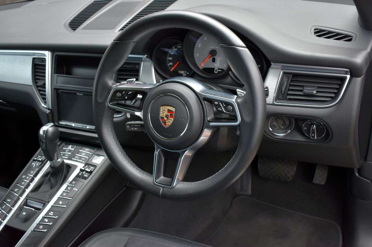 2014 PORSCHE MACAN 2014 PORSCHE MACAN