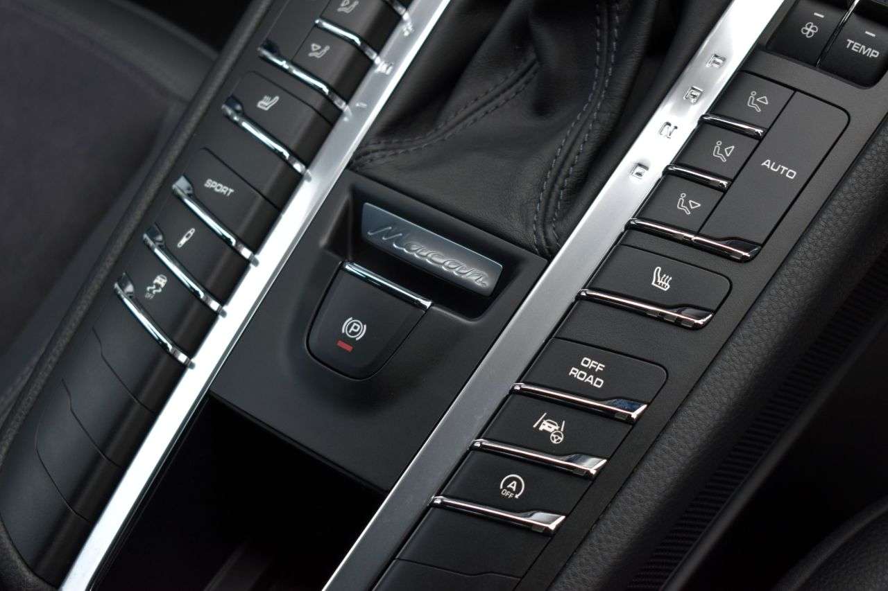 2014 PORSCHE MACAN 2014 PORSCHE MACAN
