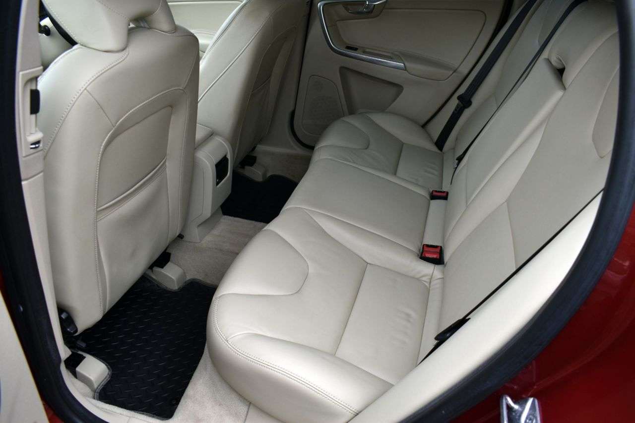 2014 VOLVO XC60 2014 VOLVO XC60