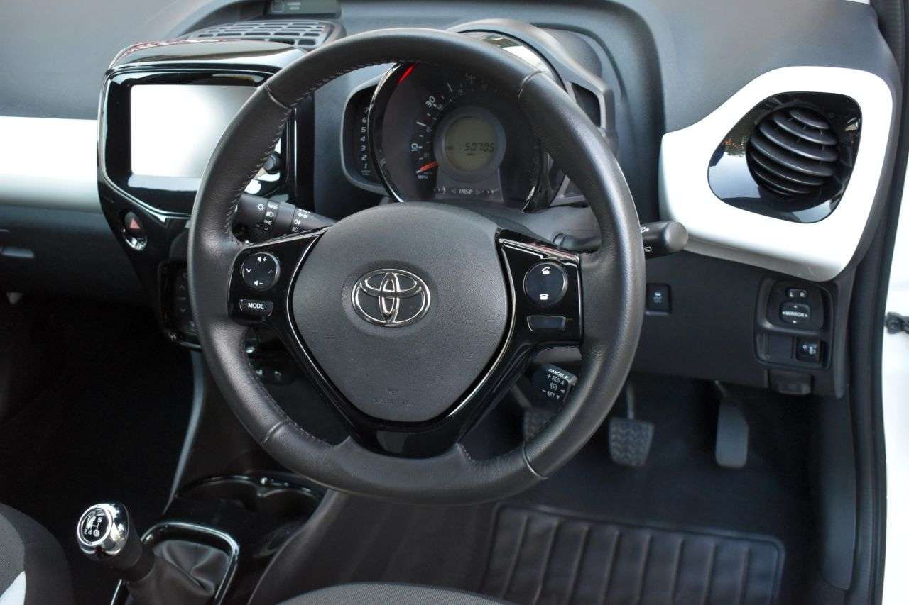 2017 TOYOTA AYGO 2017 TOYOTA AYGO