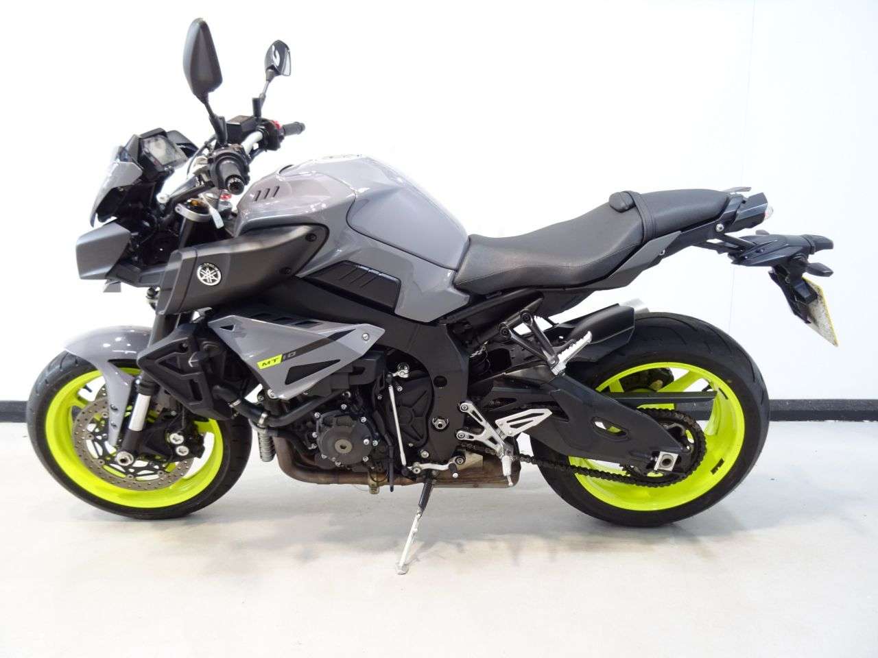 A 2016 YAMAHA MT-10 MTN1000 998cc MT-10 MTN1000 ONE OWNER STUNNING BIKE A 2016 YAMAHA MT-10 MTN1000 998cc MT-10 MTN1000 ONE OWNER STUNNING BIKE