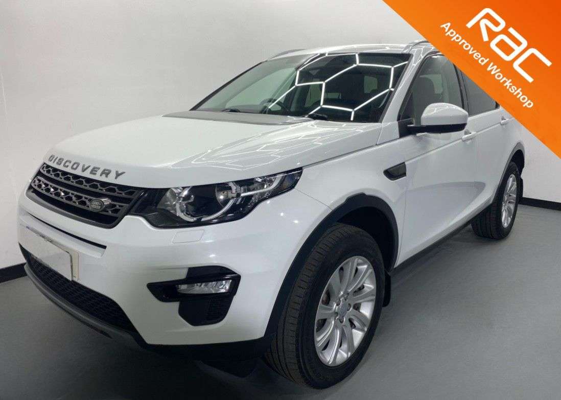 A 2016 LAND ROVER DISCOVERY SPORT 2.0 TD4 SE TECH 5d 180 BHP A 2016 LAND ROVER DISCOVERY SPORT 2.0 TD4 SE TECH 5d 180 BHP