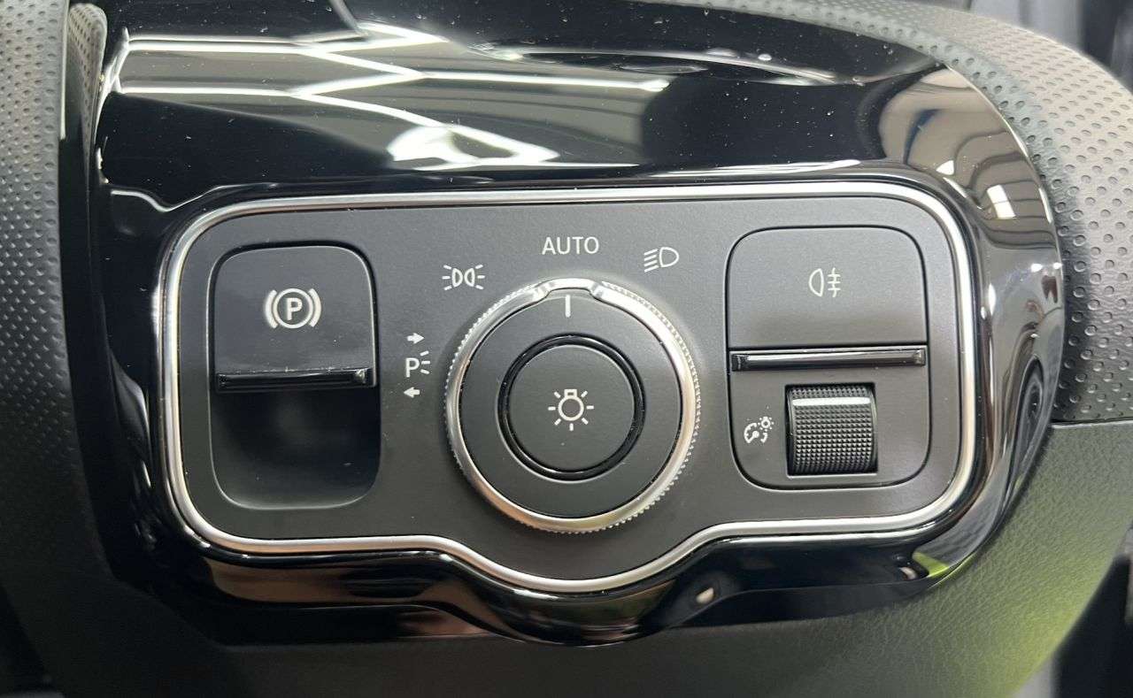 2018 MERCEDES-BENZ A-CLASS 2018 MERCEDES-BENZ A-CLASS