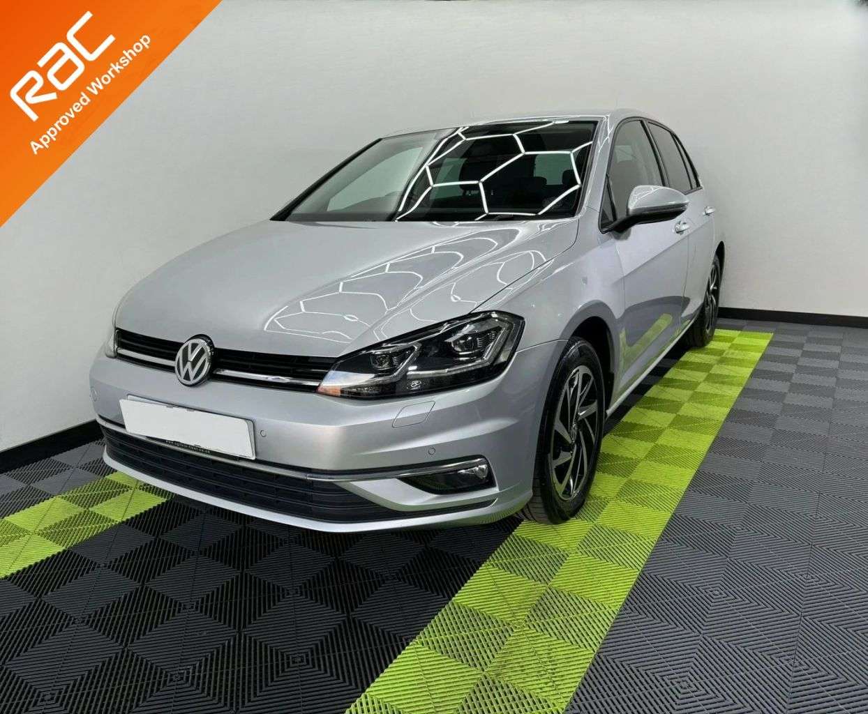 A 2020 VOLKSWAGEN GOLF 2.0 MATCH EDITION TDI DSG 5d 148 BHP A 2020 VOLKSWAGEN GOLF 2.0 MATCH EDITION TDI DSG 5d 148 BHP