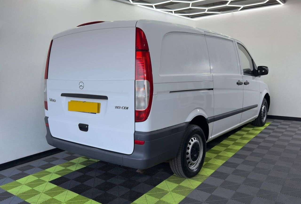 A 2014 MERCEDES VITO 113 CDI A 2014 MERCEDES VITO 113 CDI