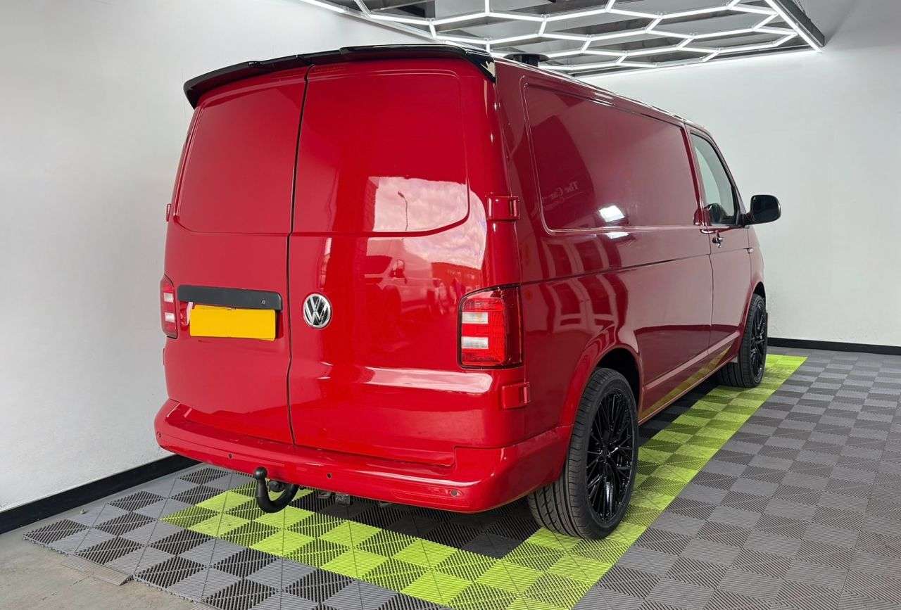 A 2019 VOLKSWAGEN TRANSPORTER 2.0 TDI T32 BlueMotion Tech Startline Panel Van 5dr Diesel Manual 4Motion S A 2019 VOLKSWAGEN TRANSPORTER 2.0 TDI T32 BlueMotion Tech Startline Panel Van 5dr Diesel Manual 4Motion S