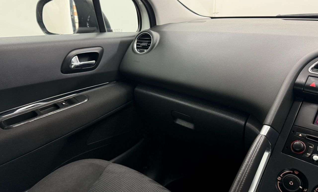 2013 PEUGEOT 3008 2013 PEUGEOT 3008