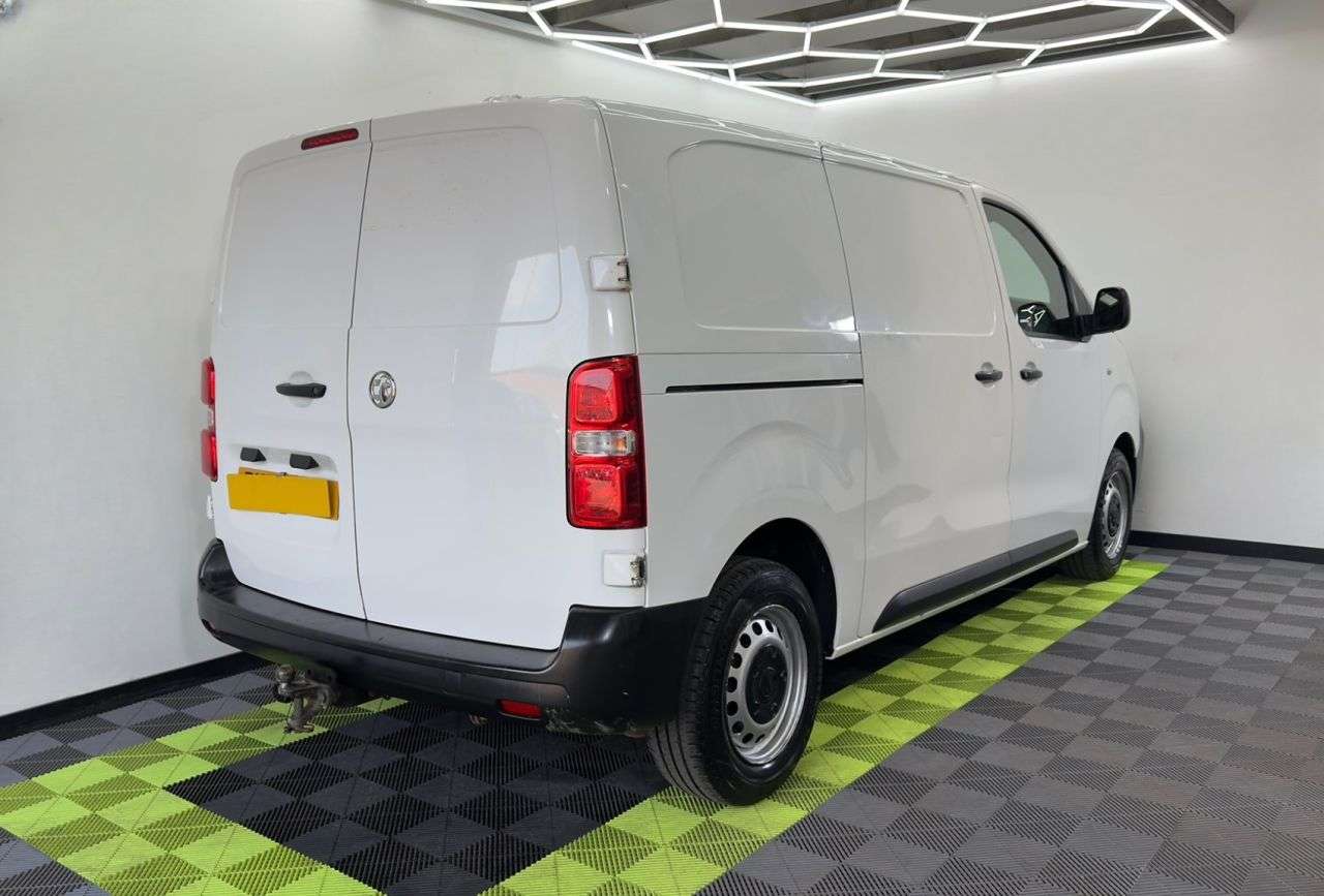 A 2020 VAUXHALL VIVARO 2.0 Turbo D 3100 Edition Panel Van 5dr Diesel Manual L1 H1 Euro 6 (s/s) (12 A 2020 VAUXHALL VIVARO 2.0 Turbo D 3100 Edition Panel Van 5dr Diesel Manual L1 H1 Euro 6 (s/s) (12