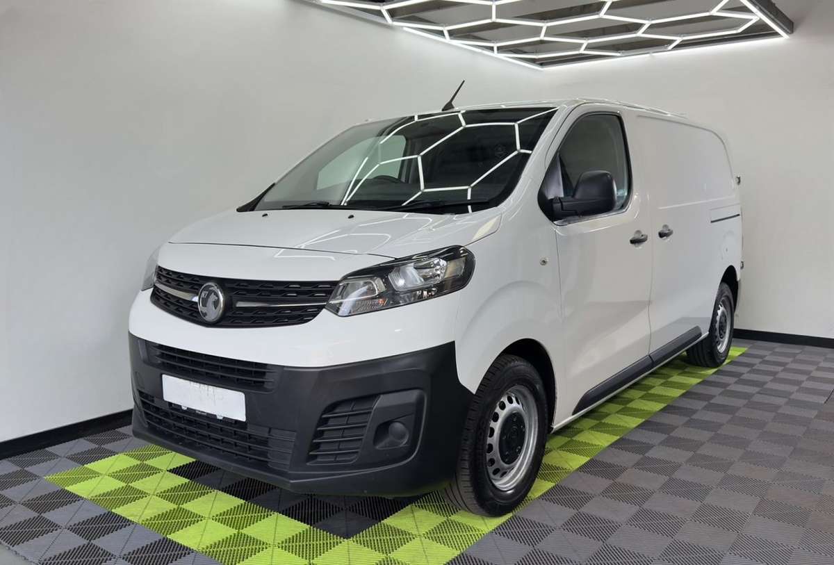 Check out this Vauxhall Vivaro 2020 Diesel Manual