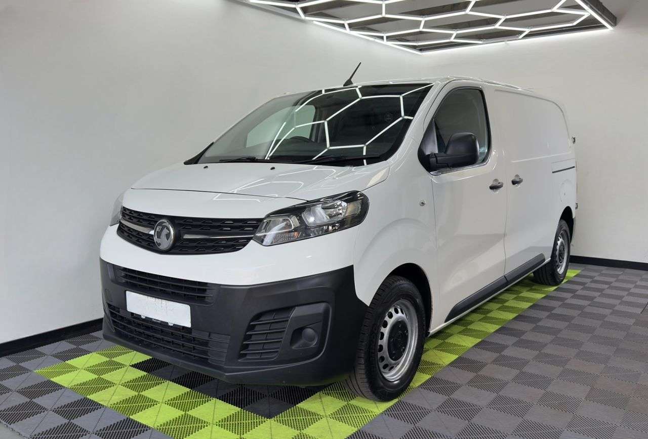A 2020 VAUXHALL VIVARO 2.0 Turbo D 3100 Edition Panel Van 5dr Diesel Manual L1 H1 Euro 6 (s/s) (12 A 2020 VAUXHALL VIVARO 2.0 Turbo D 3100 Edition Panel Van 5dr Diesel Manual L1 H1 Euro 6 (s/s) (12