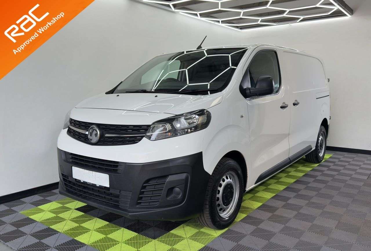 A 2020 VAUXHALL VIVARO 2.0 Turbo D 3100 Edition Panel Van 5dr Diesel Manual L1 H1 Euro 6 (s/s) (12 A 2020 VAUXHALL VIVARO 2.0 Turbo D 3100 Edition Panel Van 5dr Diesel Manual L1 H1 Euro 6 (s/s) (12
