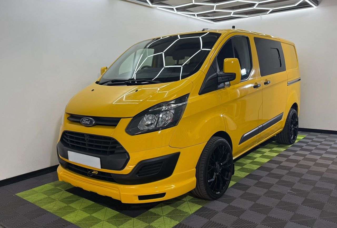A 2015 FORD TRANSIT CUSTOM 2.2 TDCi 7 seater crew cab van A 2015 FORD TRANSIT CUSTOM 2.2 TDCi 7 seater crew cab van
